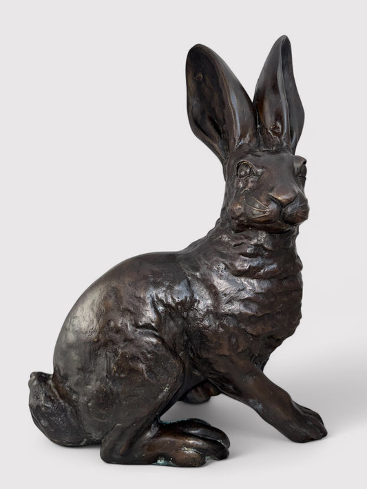 XL Hasen-Skulptur aus massiver Bronze, 33 cm hoch – edle Deko für Garten, Wohnbereich & Terrasse. Wetterfest, detailreich & hochwertig verarbeitet.